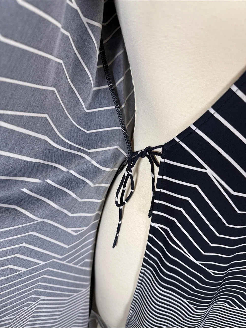 BCBG Max Azria Adele Geometric Print Wrap Dress Navy White Small